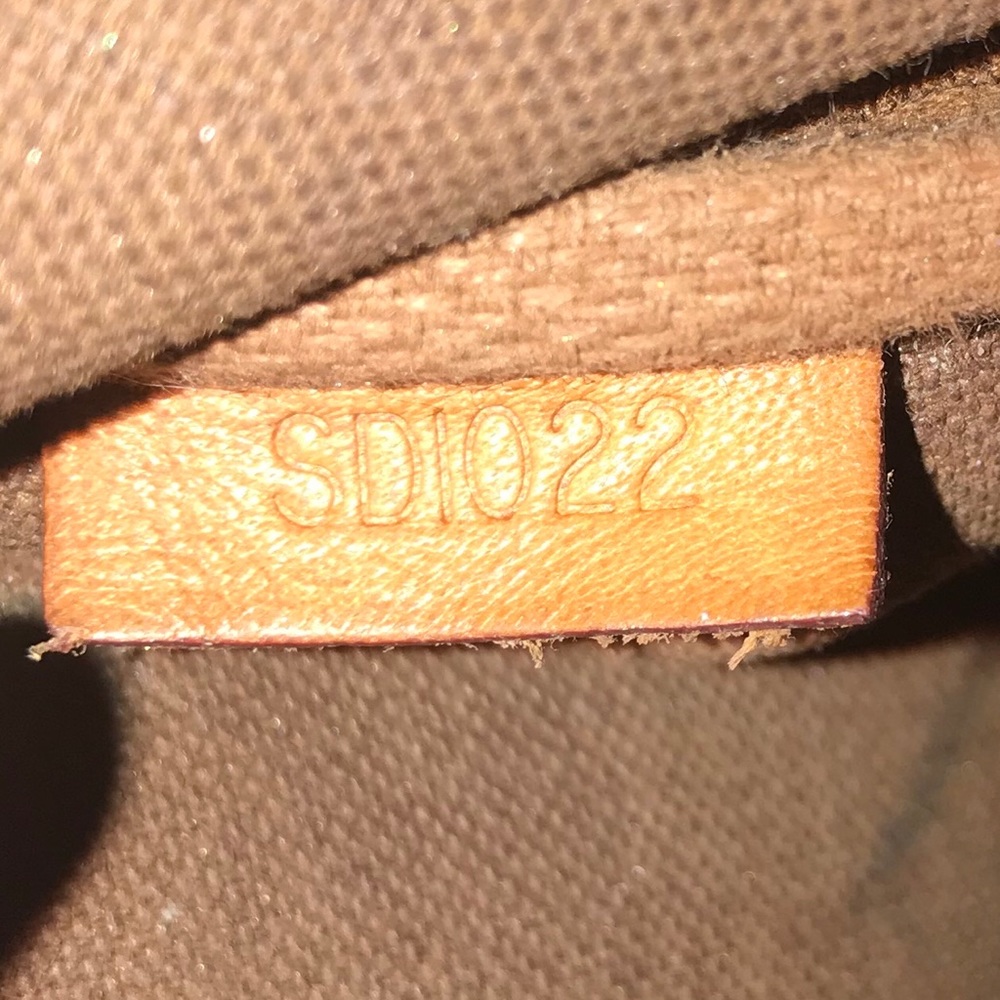🎀AUTHENTIC Louis Vuitton pochette🎀 - Picture 5 of 7